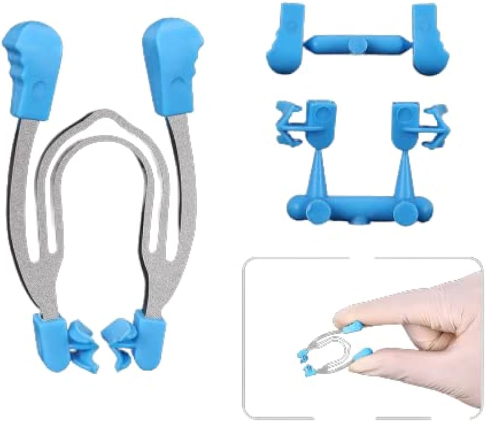 Sectional matrix clip